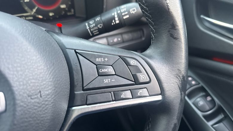 Nissan Juke 1.0 DiG-T N-Connecta 5dr Petrol Hatchback